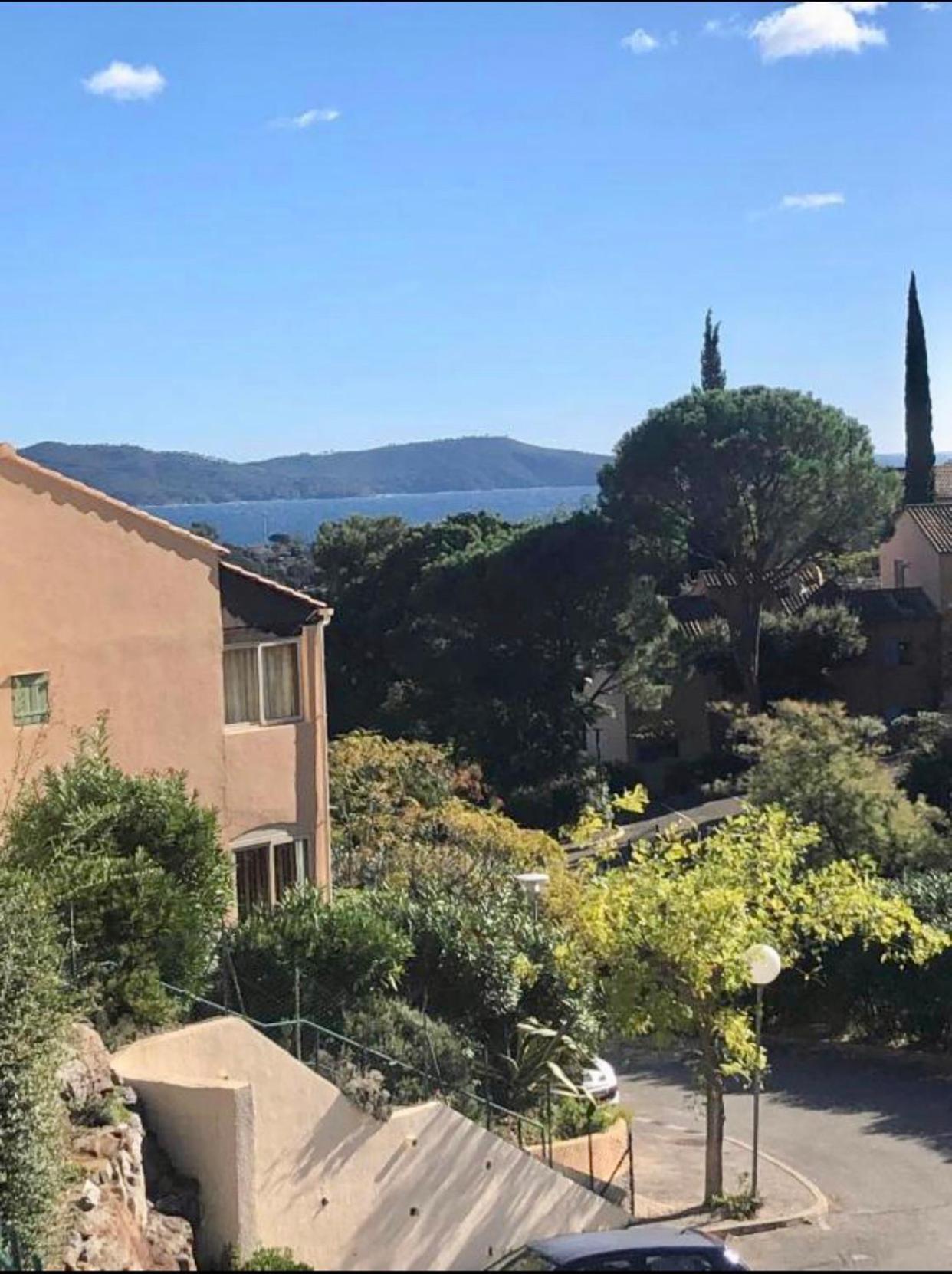 Cavalaire Vue Mer Au Loin Maisonnette Tout Equipee Pour 4 Personnes Avec Piscine Clim Wifi Velos Tv Barbecues Екстериор снимка