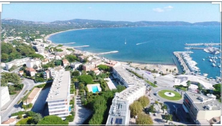 Cavalaire Vue Mer Au Loin Maisonnette Tout Equipee Pour 4 Personnes Avec Piscine Clim Wifi Velos Tv Barbecues Екстериор снимка