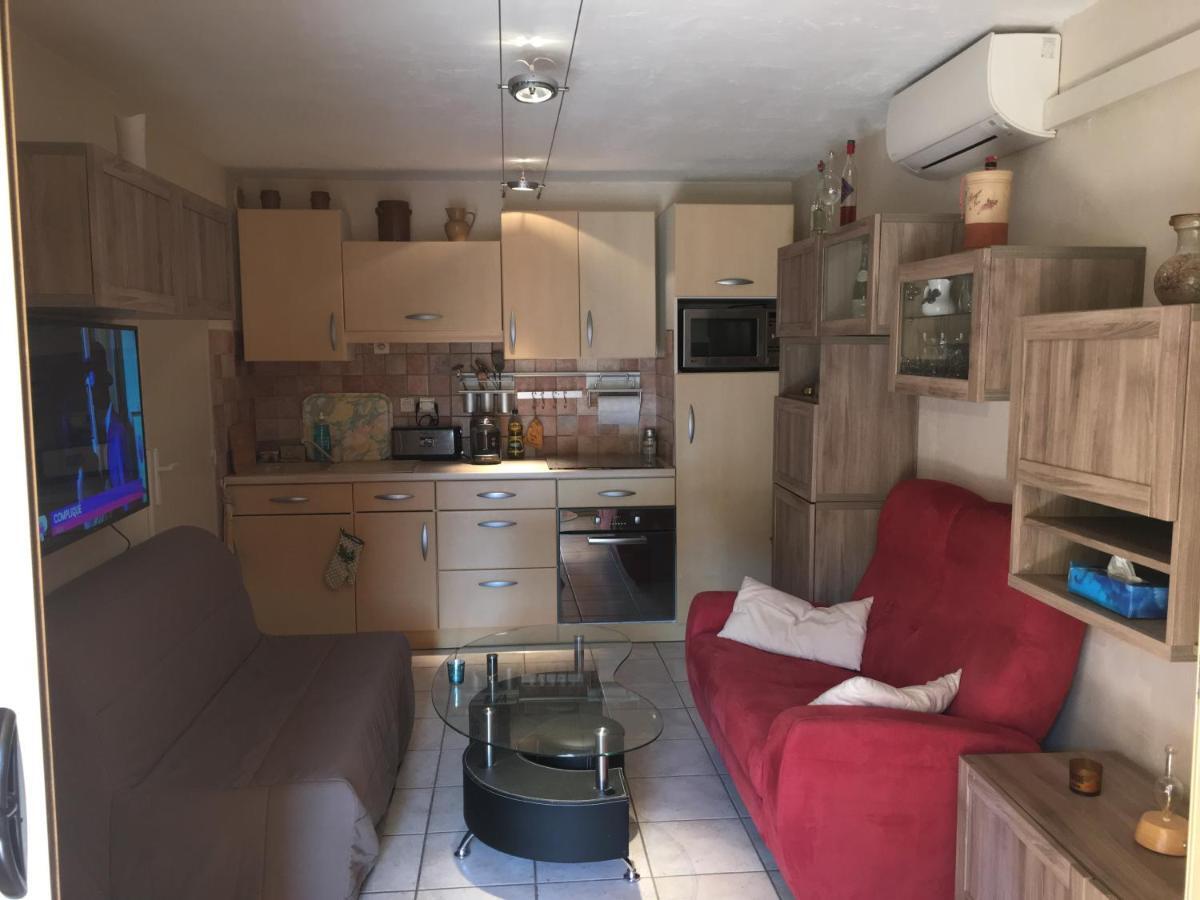 Cavalaire Vue Mer Au Loin Maisonnette Tout Equipee Pour 4 Personnes Avec Piscine Clim Wifi Velos Tv Barbecues Екстериор снимка