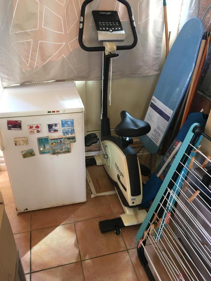 Cavalaire Vue Mer Au Loin Maisonnette Tout Equipee Pour 4 Personnes Avec Piscine Clim Wifi Velos Tv Barbecues Екстериор снимка