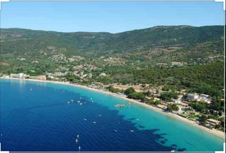 Cavalaire Vue Mer Au Loin Maisonnette Tout Equipee Pour 4 Personnes Avec Piscine Clim Wifi Velos Tv Barbecues Екстериор снимка